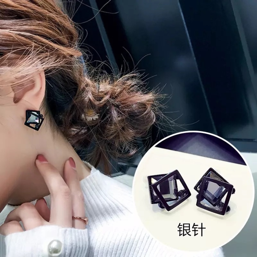 Women Classic Geometric Creative Earring - Picture 3 of 4